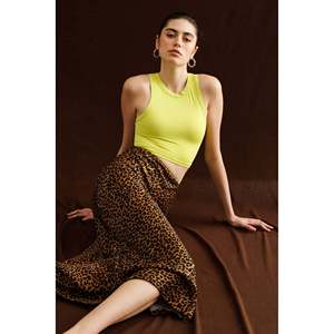 Falda midi con estampado leopardo - Product Image 1