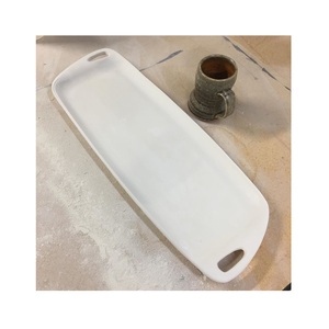 Elegante bandeja de cerámica hecha a mano para cocina y comedor Bandeja de cerámica esmaltada clásica para servir aperitivos y bebidas - Product Image 2