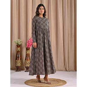 Vestido Anarkali de Algodón Negro Estampado a Mano, Ropa Étnica India Dibujada a Mano, Salwar Kameez Suave con Tela de Red - Product Image 5