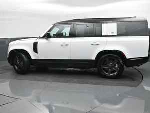 LAND ROVER DEFENDER 130 P400 X-Dynamic SE 395HP Transmission automatique d'occasion 2024 - Product Image 3