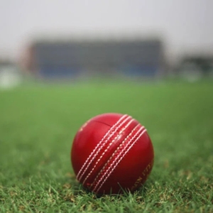 SUMROOS Sports Balles de cricket en cuir dur de qualité supérieure fabriquées au Pakistan avec logo personnalisé à vendre - Product Image 3