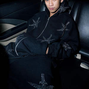 Sudadera con capucha personalizada para hombre de gran tamaño fabricantes 100% algodón estampado de diamantes de imitación de alta calidad chándal desgastado para hombres - Product Image 5