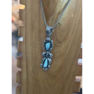 Gilbert Tom Haute Qualité # 8 pendentifs en turquoise et argent sterling, bijoux culturels de collection - Product Image 2
