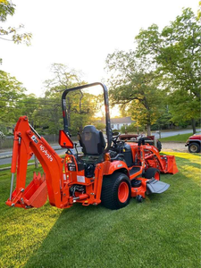 Tracteur utilitaire compact 25 CV rouge 2 roues motrices avec godet frontal, transmission par engrenages pour moteur, multifonctionnel, haute productivité pour jardin, pelouse et ferme - Product Image 4