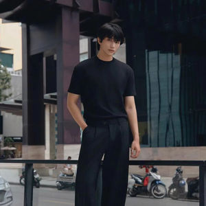 T-shirt Muscle Fit pour homme, coton coréen doux et lisse, tendance flatteuse 2025 - Product Image 2