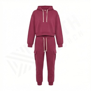 Conjunto de 2 Piezas de Invierno para Mujer al por Mayor, Ropa Urbana Personalizada, Sudadera Corta con Capucha, Pantalones Deportivos, Estilo Casual, Pedrería, 100% - Product Image 1