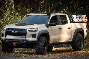 2024 ชิวอร์ลิท คัลเลอร์ แรด ซีอาร์-2 บิสซอน 4x4 5 ที่นั่ง ภายในหุ้มหนัง ไฟ LED หลังคาพาโนรามา ยาง R20 - Product Image 3