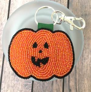 Llavero de Aguacate con Cuentas de Colores, Amuleto de Fruta Hecho a Mano para Amantes de la Comida, Llavero de Cuentas de Semillas, Regalo para Vegetarianos y Veganos - Product Image 3