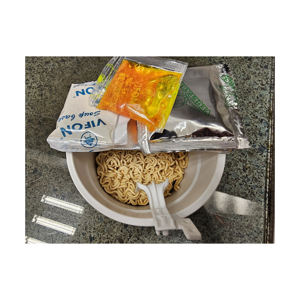 Fideos al por Mayor Vifon Ngon Ngon Kimchi 60g X 24 Vasos (Halal) Versión de Exportación con Vida Útil de 12 Meses - Product Image 6