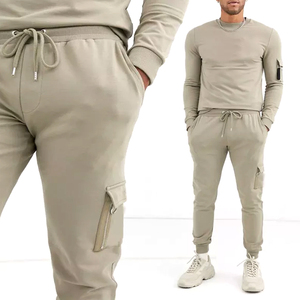Conception personnalisée Ensemble de survêtement de jogging lourd pour adulte Vêtements de sport à motif solide de la meilleure qualité pour l'hiver Respectueux de l'environnement - Product Image 4