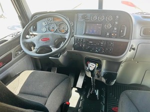 Camión Tractor Diésel 6x4 Limpio de Servicio Pesado, Cabeza Tractora para Logística de Flotas y Transporte de Carga por Carretera - Product Image 2