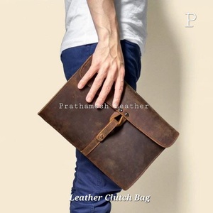 Compre ahora Lleve su estilo esencial con este elegante bolso de mano de cuero plegable sobre el bolso de mano de cuero que ofrece practicidad de estilo - Product Image 4