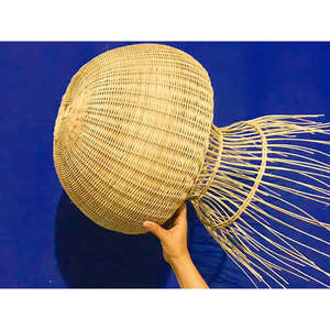 Lámpara de Techo Colgante de Ratán con Forma de Medusa, Lámpara LED Tejida a Mano con Interruptor de Control para Uso Doméstico, Disponible en Tamaños Medianos - Product Image 2