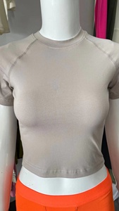2023 verano Mujer crop top camiseta en blanco al por mayor bebé crop top algodón jersey camisetas logotipo personalizado camiseta blanca - Product Image 3