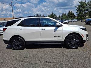 2023 C-h-e-v-r-o-l-e-t E-q-u-i-n-o-x R S con 1RS AWD con bajo kilometraje y precio asequible en stock listo para su envío - Product Image 4