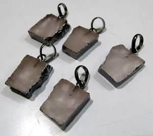 เซ็ต2ชิ้น-จี้โรสควอทซ์ธรรมชาติแบบไม่ต้องใช้ตัวเชื่อมต่อพร้อมขอบสีดำอิเล็กโทรออกซิไดซ์ห่วงเดี่ยว1นิ้ว - Product Image 3