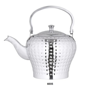 Théière en acier inoxydable argenté martelé de haute qualité avec poignée et poli brillant idéal pour la décoration de table à manger et basse - Product Image 3