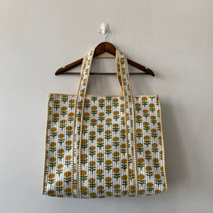 Sac fourre-tout en coton imprimé à la main, écologique, léger, pour voyage, motif floral blanc, fermeture éclair, sac de tous les jours - Product Image 1