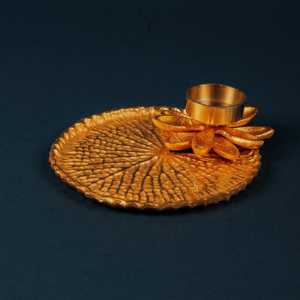 Thali Dorado para Pooja con Lámparas de Aceite, Set de Accesorios para Festivales y Rituales - Product Image 1