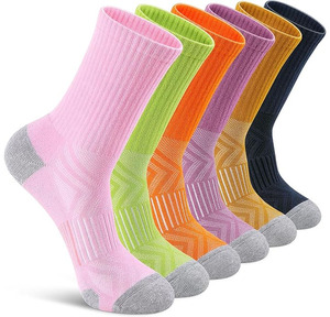 Chaussettes d'hiver pour hommes avec séchage rapide et caractéristiques écologiques, motif de dessin animé, texture douce pour un ajustement confortable - Product Image 2