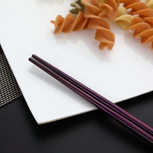 Ensemble de couverts moderne finition violet, parfait pour la mise en scène de table de restaurant, utilisation professionnelle pour la restauration et l'hôtellerie, en provenance d'Inde - Product Image 2