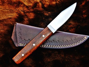 Cuchillo desollador de acero D2 hecho a mano con mango de madera rosa y Funda de cuero personalizable soporte OEM - Product Image 6
