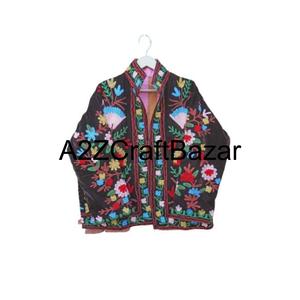Veste en velours floral brodée à la main Suzani Imprimée Manteau pour femmes avec doublure en laine Vestes Suzani faites à la main pour femmes - Product Image 2