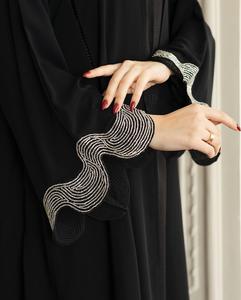 Abaya de Seda de Primera Calidad Inspirada en Dubái, Manga Larga, Antiarrugas, con Adornos de Cristal, Hecha a Mano, Tradicional Musulmana - Product Image 4