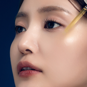 Labiora เซรั่มออโรร่าเซรั่มบำรุงผิวแบบเกาหลีทำให้ผิวขาวสูตรเพิ่มความชุ่มชื้นพร้อมไนอะซินาไมด์และลูทีนสำหรับช่วยให้ผิวกระจ่างใส - Product Image 4