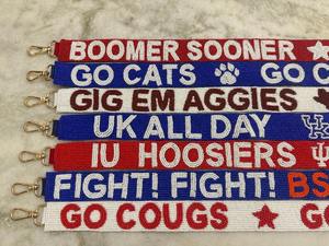 Correa de cuentas multicolor de primera calidad con diseños modernos diseñada para realzar con estilo tu bolso de mano o bandolera favorito. - Product Image 2