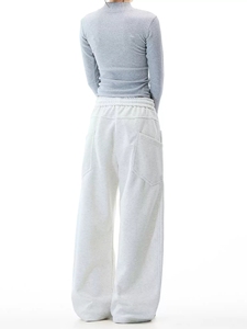 Pantalons de survêtement à jambes larges à taille élastique de style nouveau pour femmes Pantalons de sport décontractés à coupe droite Vintage pour l'automne et l'hiver 100% coton - Product Image 3