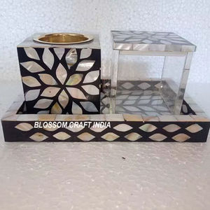 Bandeja de madera con incrustaciones de madreperla hecha a mano de alta calidad con quemador de incienso de sándalo Bakhoor y caja tapón de anís estrellado - Product Image 5