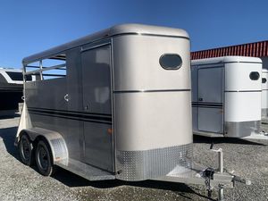 Remorque à chevaux en acier personnalisée pour 2 chevaux, transport de bétail, double essieu, ventilée, usage agricole, garantie 3 ans, vitesse de traction 100 km/h - Product Image 4