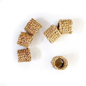 Rond de serviette en rotin rustique pour les pique-niques de mariages en plein air et les expériences culinaires inspirées du jardin - Product Image 6