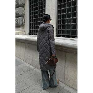 Abrigo Largo Acolchado Tejido con Cremallera y Capucha 7062 con Relleno de Fibra de Poliéster - Product Image 6