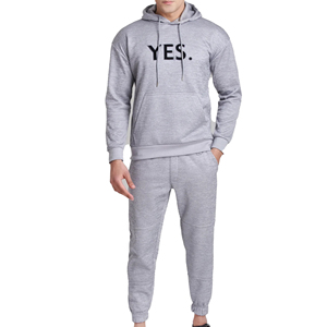 Vente en gros de survêtements de marque personnalisés de haute qualité pour hommes survêtement à capuche imprimé graphique sur la poitrine avec service personnalisé OEM - Product Image 1