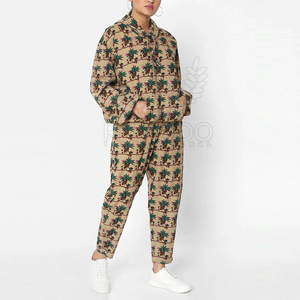 Chándal de sublimación para mujer diseñado para Power Moves y Fierce Looks Chándal de sublimación para mujer - Product Image 1