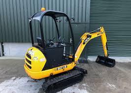 Miniexcavadora JCB Amarilla de 1 Tonelada de Capacidad, Equipo de Construcción Compacto - Product Image 2