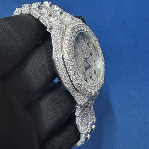 Montre-bracelet en acier inoxydable sertie de diamants Moissanite, cadran arabe, style hip-hop, pour hommes professionnels, disponible pour livraison mondiale. - Product Image 4