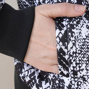 Ensemble de survêtements à sublimation intégrale Ensemble deux pièces avec un style imprimé unique Ensemble de survêtements à sublimation Tenue confortable - Product Image 6