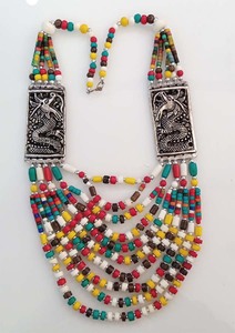 Collier de perles de mode pour femmes de style classique avec pendentif en métal Prix d'exportation fourni par l'usine Fabriqué en Inde - Product Image 2