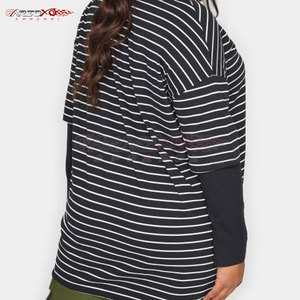 Camiseta de gran tamaño de doble capa para mujer con cuello redondo y dobladillo en contraste para traje de moda, camiseta de doble capa para mujer - Product Image 4