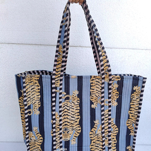 Sac fourre-tout matelassé imprimé main bloc logo personnalisé sac à provisions sac à bandoulière coton plage et épicerie sac de voyage fourre-tout fait à la main - Product Image 1