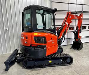 Mini-excavatrice hydraulique sur chenilles d'occasion Kubota KX033-4 de haute qualité, mini-excavatrice Kubota U35 d'occasion, mini-excavatrice Kubota U35 de 3,5 tonnes - Product Image 5