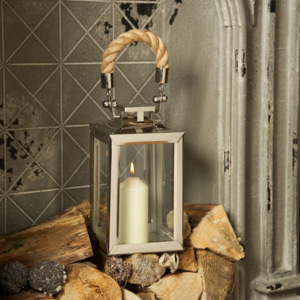 Mini lanterne de Noël en acier inoxydable et verre bougeoir en métal suspendu décoratif pour la maison et l'extérieur avec poignée en corde de jute - Product Image 4