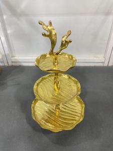 Qualité supérieure pour servir le support de gâteau support de gâteau en métal fait à la main avec revêtement en poudre d'or finition forme ronde bordure en cristal - Product Image 3