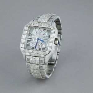 Reloj de Pulsera Personalizado con Esfera Plateada y Esqueleto para Hombre, con Detalles de Diamantes Azul Marino, Totalmente Cubierto con Diamantes Moissanite, Diseño Único y Moderno - Product Image 2
