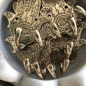 Gancho de pared de latón Hamsa ganchos de mano colgador de llave decorativo - Product Image 6