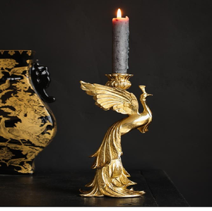 Candélabre à trois bras en argent avec des accents de feuilles d'érable et une pierre verte. Disponible aux prix de gros. - Product Image 3