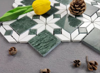 Marbre vert de forme carrée de losange et mosaïques de pierre blanche avec des stocks disponibles